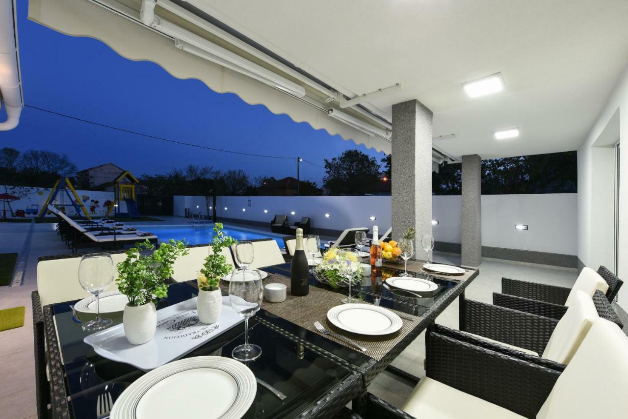 Villa Mare - With Heated Pool Zadar Exteriör bild