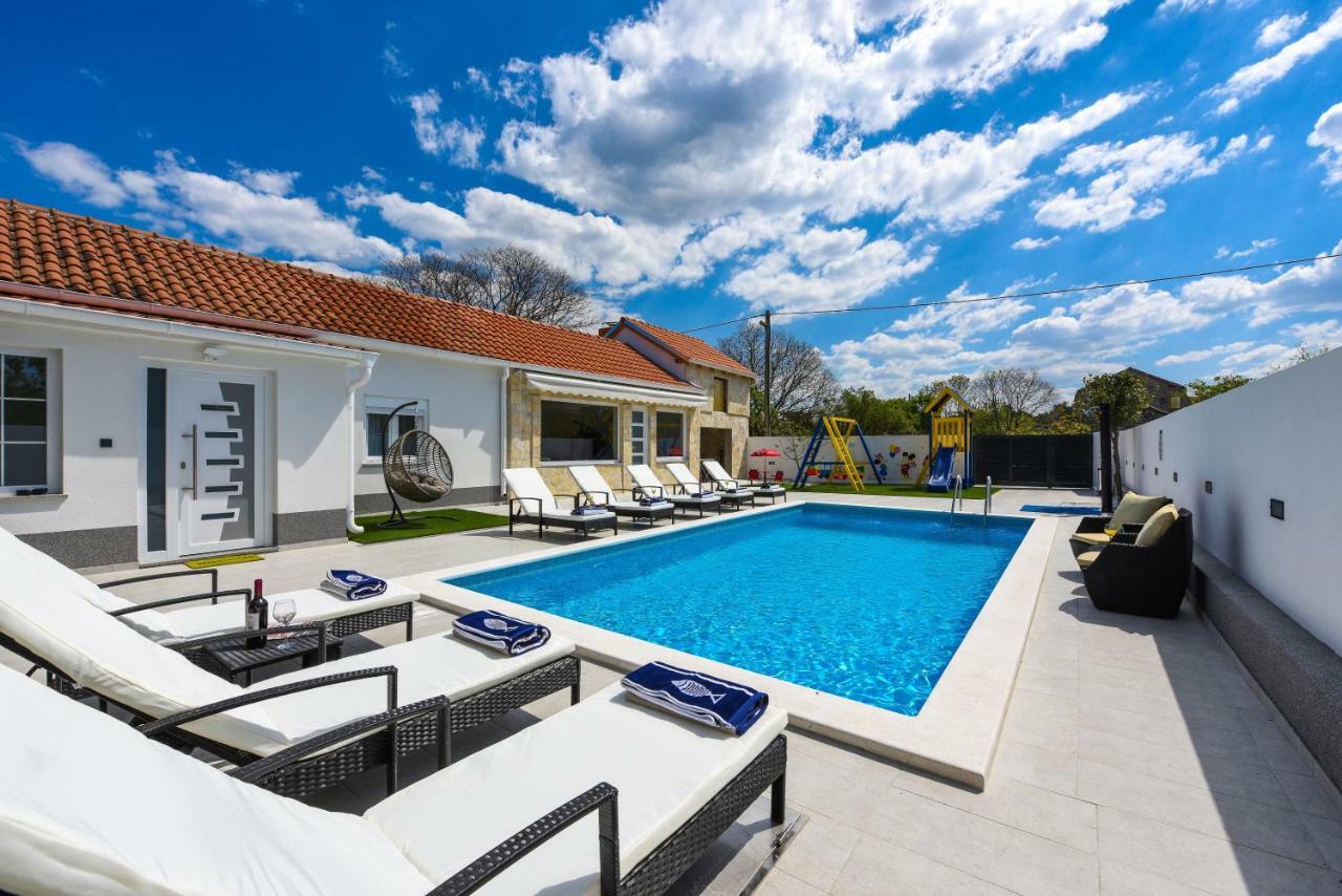 Villa Mare - With Heated Pool Zadar Exteriör bild