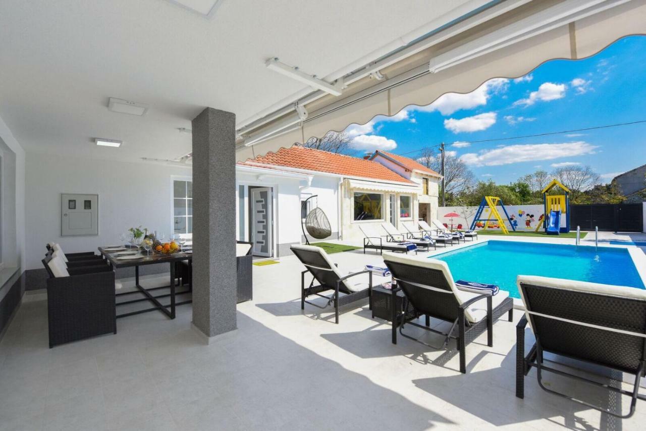 Villa Mare - With Heated Pool Zadar Exteriör bild