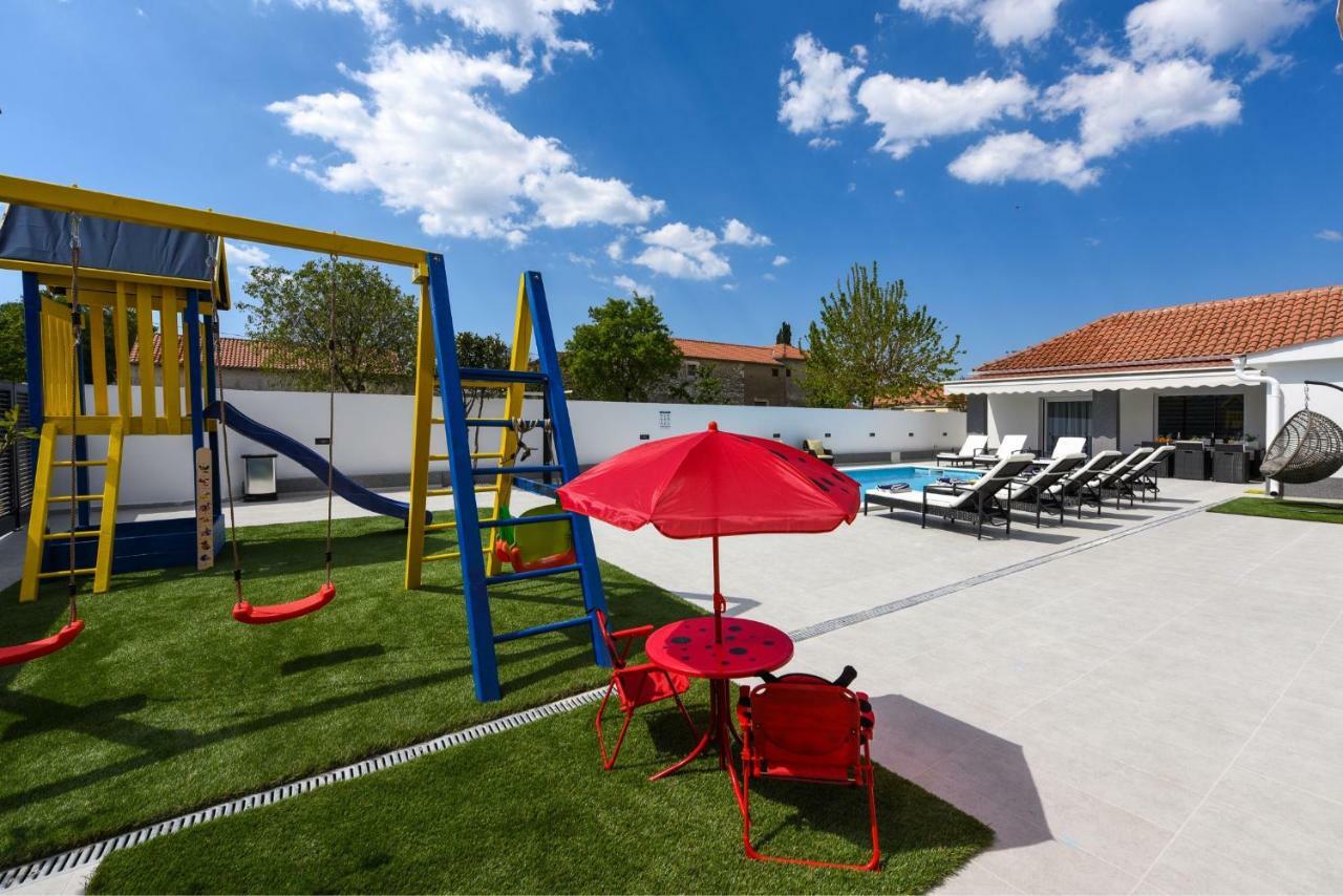 Villa Mare - With Heated Pool Zadar Exteriör bild